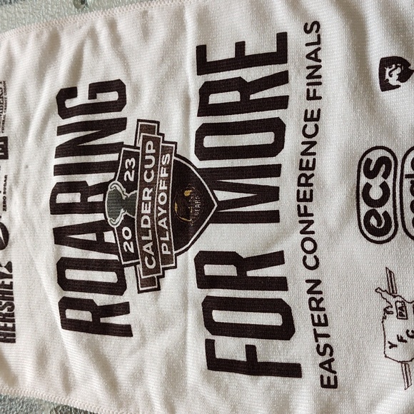 Hershey Bears Calder Cup Playoffs Rally Towel 2023 - NWT - Picture 2 of 10